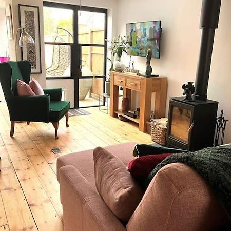 Our Beautifully Renovated Home Chichester Buitenkant foto