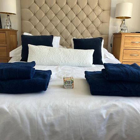 Our Beautifully Renovated Home Chichester Buitenkant foto