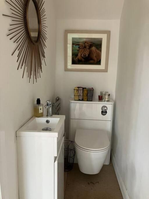Our Beautifully Renovated Home Chichester Buitenkant foto