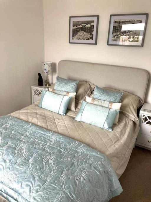 Our Beautifully Renovated Home Chichester Buitenkant foto