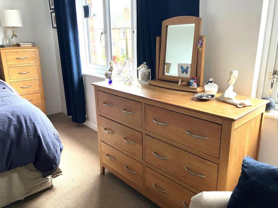 Our Beautifully Renovated Home Chichester Buitenkant foto