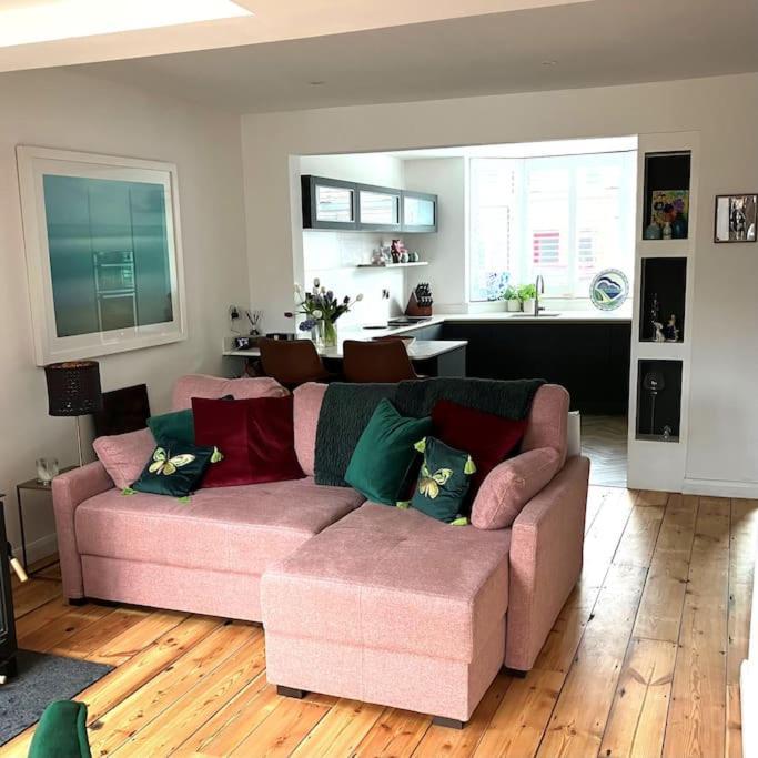 Our Beautifully Renovated Home Chichester Buitenkant foto