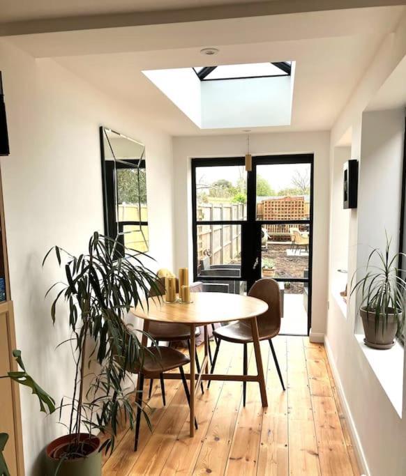 Our Beautifully Renovated Home Chichester Buitenkant foto